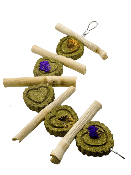 Timothy Hay Floral Grass Heart-shaped Cakes and Bamboo Hanging Treat for Rabbit, Hamsters, Guinea Pigs, Chinchillas & Small Rodents