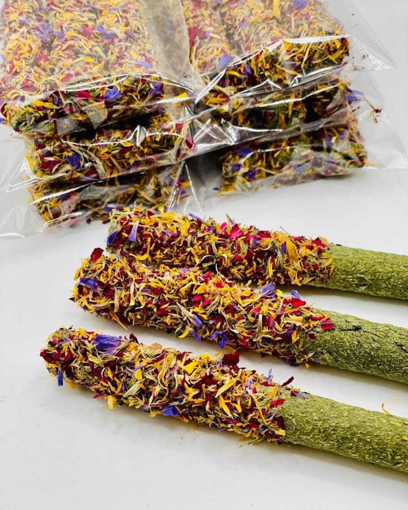 Floral Timothy Hay Sticks with Calendula, Rose & Myosotis Treat For Rabbits, Hamsters, Guinea Pigs, Chinchillas & Small Rodents