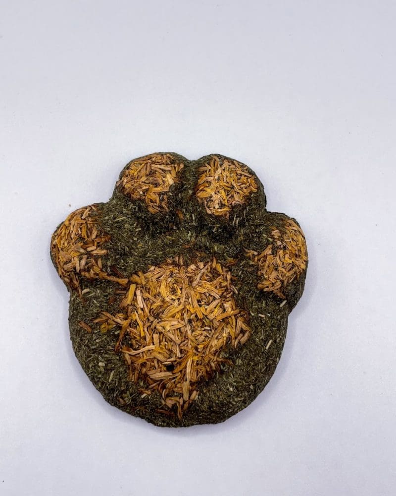 Timothy Hay Floral Paw Print Treat For Rabbit, Hamsters, Guinea Pigs, Chinchillas & Small Rodents