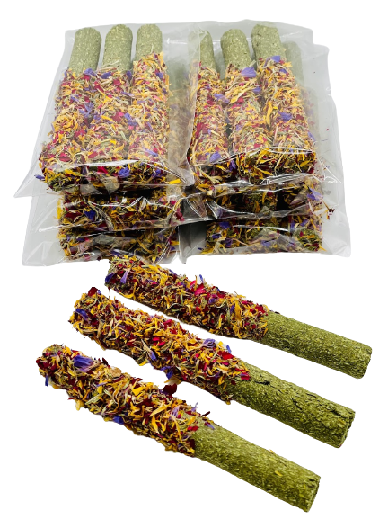 Floral_Hay_Stick_for_rabbits__hamster__chinchillas__guinea_pigs__and_other_small_rodent