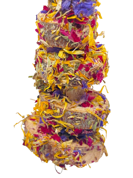 Hanging Apple Wood Forage Chips Treat For Rabbit, Hamsters, Guinea Pigs, Chinchillas & Small Rodents