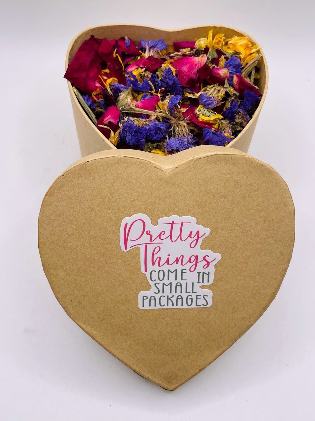 Valentine's Day Premium Forage Mix Treat For Rabbit, Hamsters, Guinea Pigs, Chinchillas & Small Rodents - Image 9