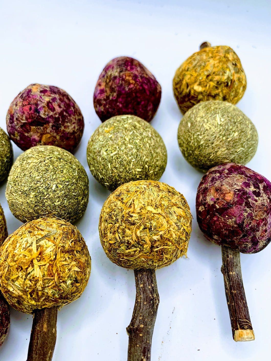 Meatball Skewer Grass Ball Lollipops Timothy Hay Treat.  Suitable for Rabbit, Hamsters, Guinea Pigs, Chinchillas & Small Rodents. - Image 5