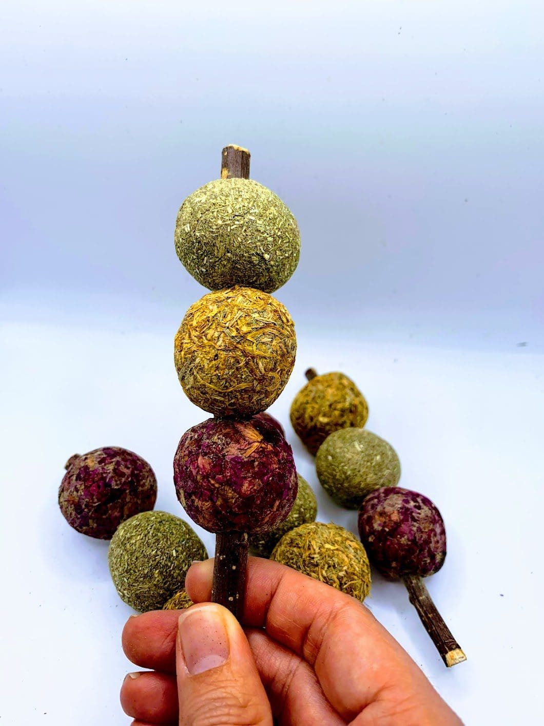 Meatball Skewer Grass Ball Lollipops Timothy Hay Treat.  Suitable for Rabbit, Hamsters, Guinea Pigs, Chinchillas & Small Rodents. - Image 4