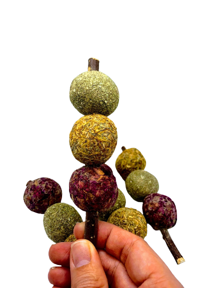 Meatball Skewer Grass Ball Lollipops Timothy Hay Treat.  Suitable for Rabbit, Hamsters, Guinea Pigs, Chinchillas & Small Rodents.